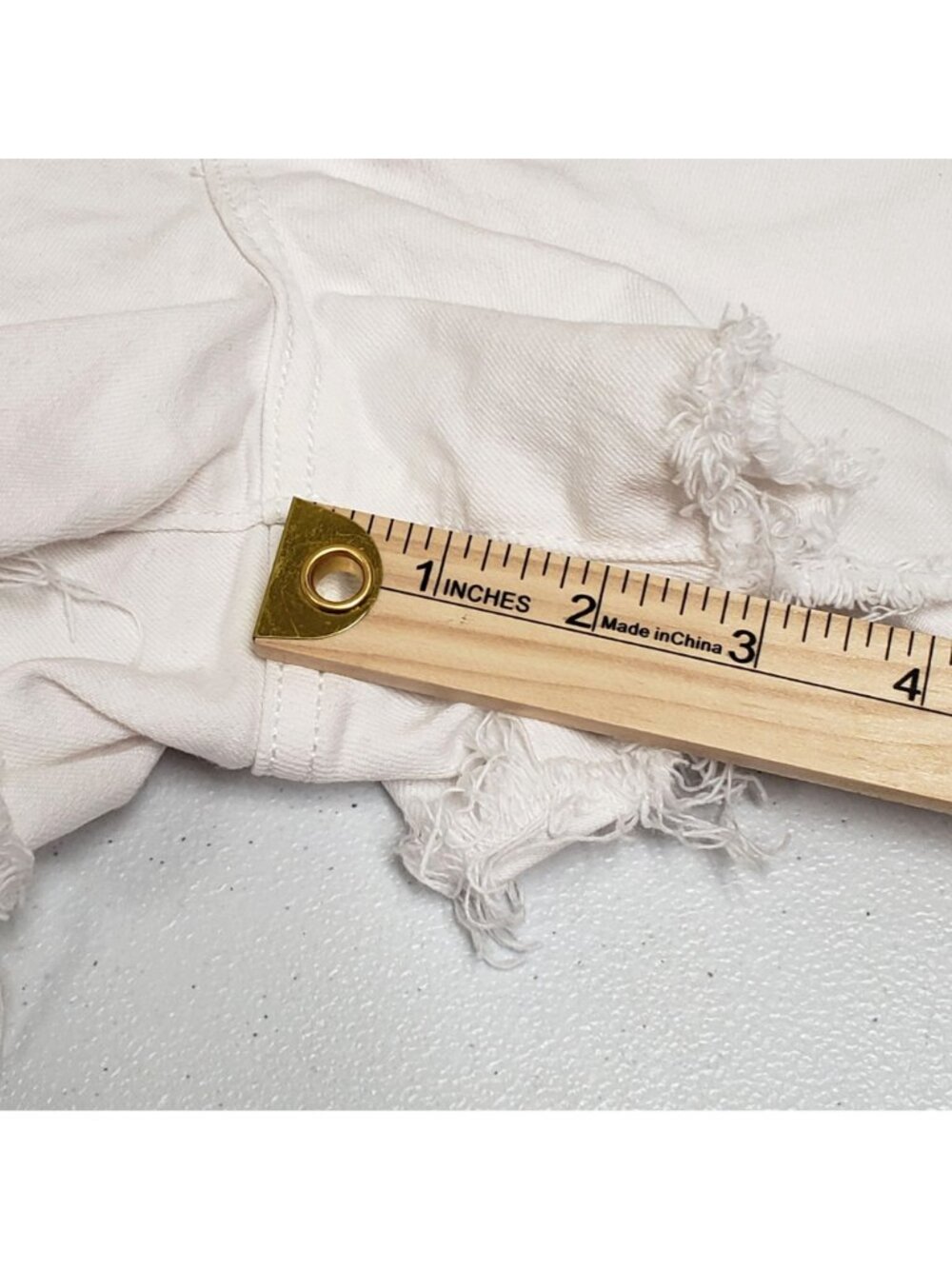 Old Navy Womens Boyfriend Shorts Button Fly 3" Inseam White Size 12 - Picture 8 of 9
